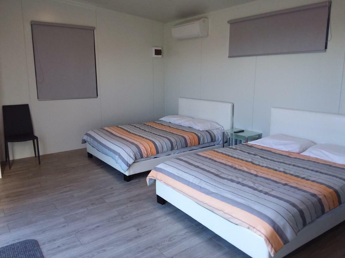 Pine Lake View Lodge Kaiapoi Екстер'єр фото