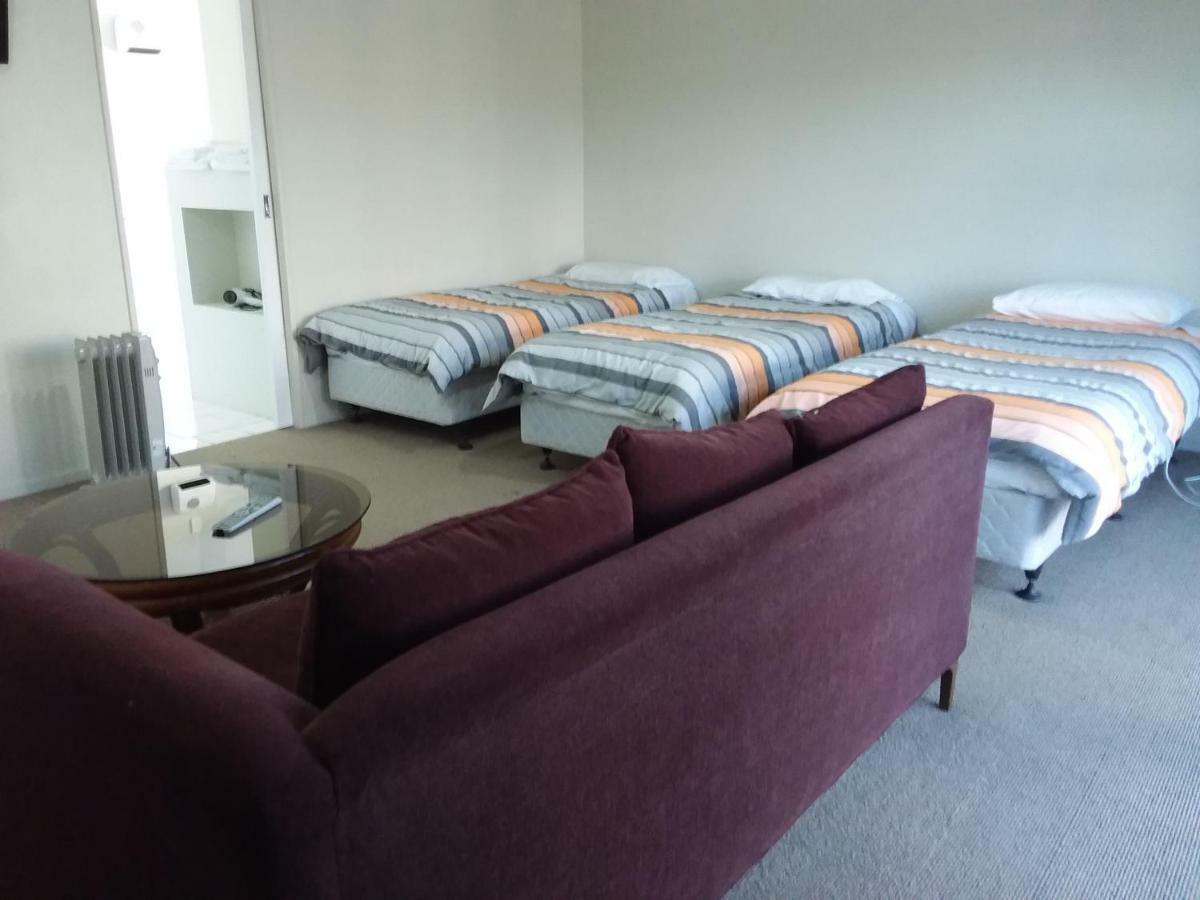 Pine Lake View Lodge Kaiapoi Екстер'єр фото